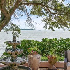 Village Villa - 102 Strachan Lane