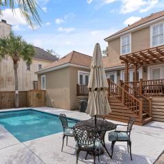 Village Retreat - 100 Mews Circle