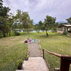 Casa na beira do rio com Lareira