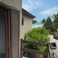 Quarto lateral da beira mar - tombo - guarujá