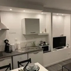 Superbe F2 - 1er étage proche centre ville 3P Wifi