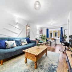 Quirky Canary 2Bed, Free Parking, Smart TV & Games