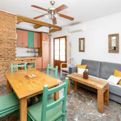 Frente a la Alhambra