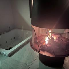 Aeneas Villa Pool & Jacuzzi al mare Torre Guaceto