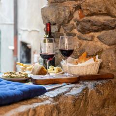 Ancient Tellaro - Free parking