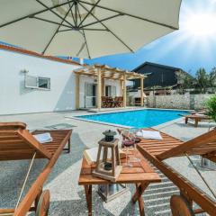 Villa with pool near beautiful sandy beach - by TRAVELER tourist agency Krk - ID 2506