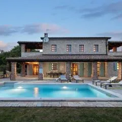 Rustic Villa Calluna & Cardamine with a pool