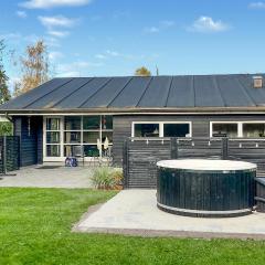 Gorgeous Home In Væggerløse With Sauna