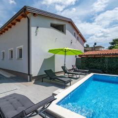 Stunning Apartment In Peroj With Wifi