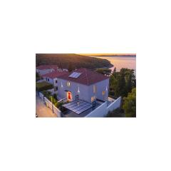 Cozy Apartment In Postira