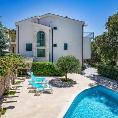 Stunning Home In Vrgorac With Wifi