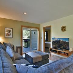 Woodbridge Inn Getaway: Pet Friendly, Mountain Views