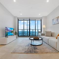 Modern 2BR with City Views & Pool Near Parramatta