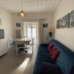 Charmant T2 Cabine au centre de Cauterets, parking et local à ski - FR-1-812-91