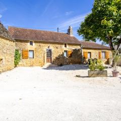 Maison rustique en pierre avec jardin et cheminée près de Sarlat - FR-1-616-385