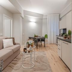 NEW! Duomo-San Siro - Super Cute Modern Apt, 15mins to Duomo!