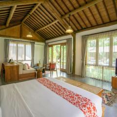 Poolside Room with Lounge in Kaba-Kaba
