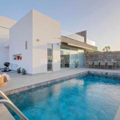 El Duque Modern Villa With Pool
