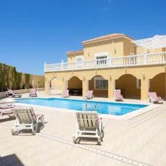 Classbnb - luxurious villa 1,5 kilometers from Costa Adeje