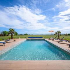 Vacation rental with pool and Jacuzzi, close to Arles - sleeps 10