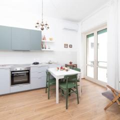 Riverside apartment with private parking