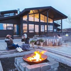 Luxury Lodge, 10 Bdr, Spa, Gym and Game Room