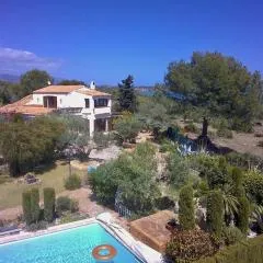Preciosa villa con vistas al mar y al atardecer y piscina privada