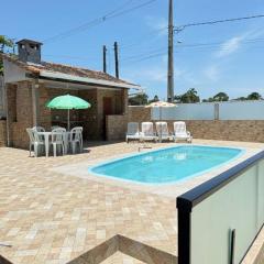 Casa com Piscina em Pontal do Sul