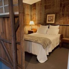 Charming 1-Bed Farm Cabin with Wood Fire