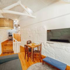 Charming Tiny House by Hosty