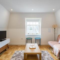 Modern and Stylish Apartment in West Kensington