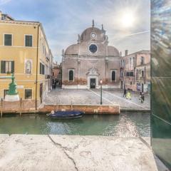 Canal View Luxury Heritage Retreat 2 Bedroom