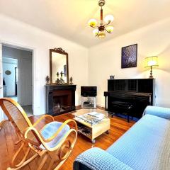 Spacieux appartement central 3* avec parking - FR-1-432-13