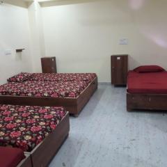 Yatharth Geeta Home Stay