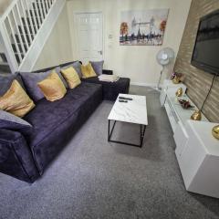 Homely 3 bedroom house in Farnworth, Bolton