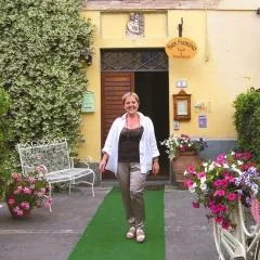 Camere Zimmer Rooms San Francesco