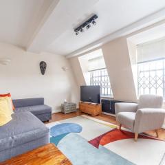 Stylish and Sleek Kensington Apartment