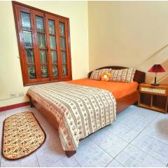LushStay Retreat - Hanoi Train Street