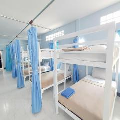 Khao Sok Backpacker Hostel