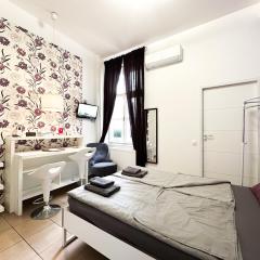 Cozy Central Studio AC- Purple Room