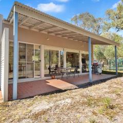 Ivanhoe - Waterfront Retreat
