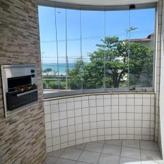 NOVIDADE! Enseada Azul, Apto com churrasqueira, área gourmet e Ar condicionado a 150m da praia