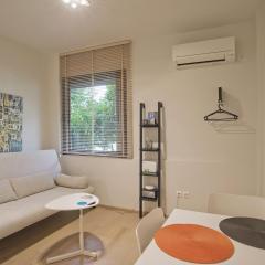 Cozy and modern studio Vouliagmeni Steps to Beach