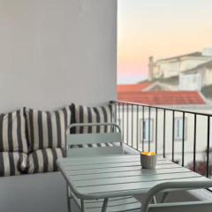 RookieC Two Bedroom peaceful location old town AC