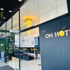 On Park Hotel e Traslado