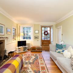 JOIVY Beautiful apartment, private garden, Calton Hill