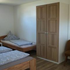 Ein Raum Apartment B