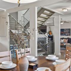 Downtown w Rooftop Deck 4 Bedrooms 3 Baths