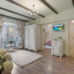 Feels Like Home - Old Town Apartment