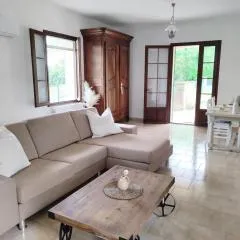 Le Mas des Alhugens proche Uzès